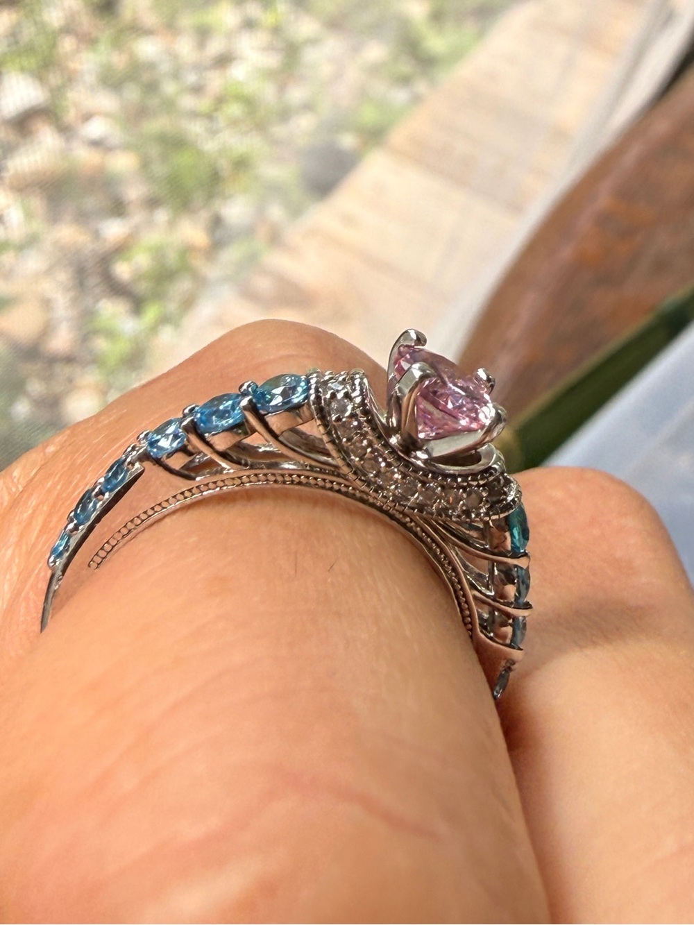 Stunning Sterling Silver Pink & Blue stone Ring
Sz8